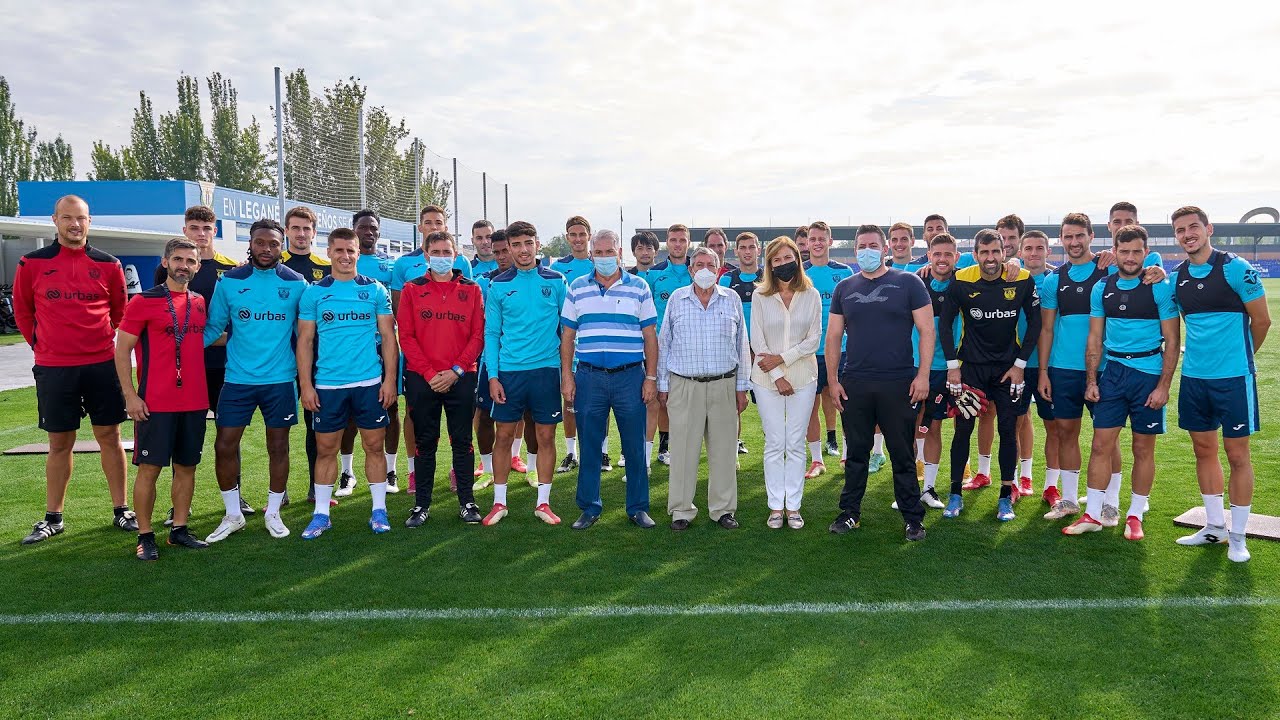 💙 El C.D. Leganés invitó a la familia de Salustiano para transmisitir su historia al primer equipo