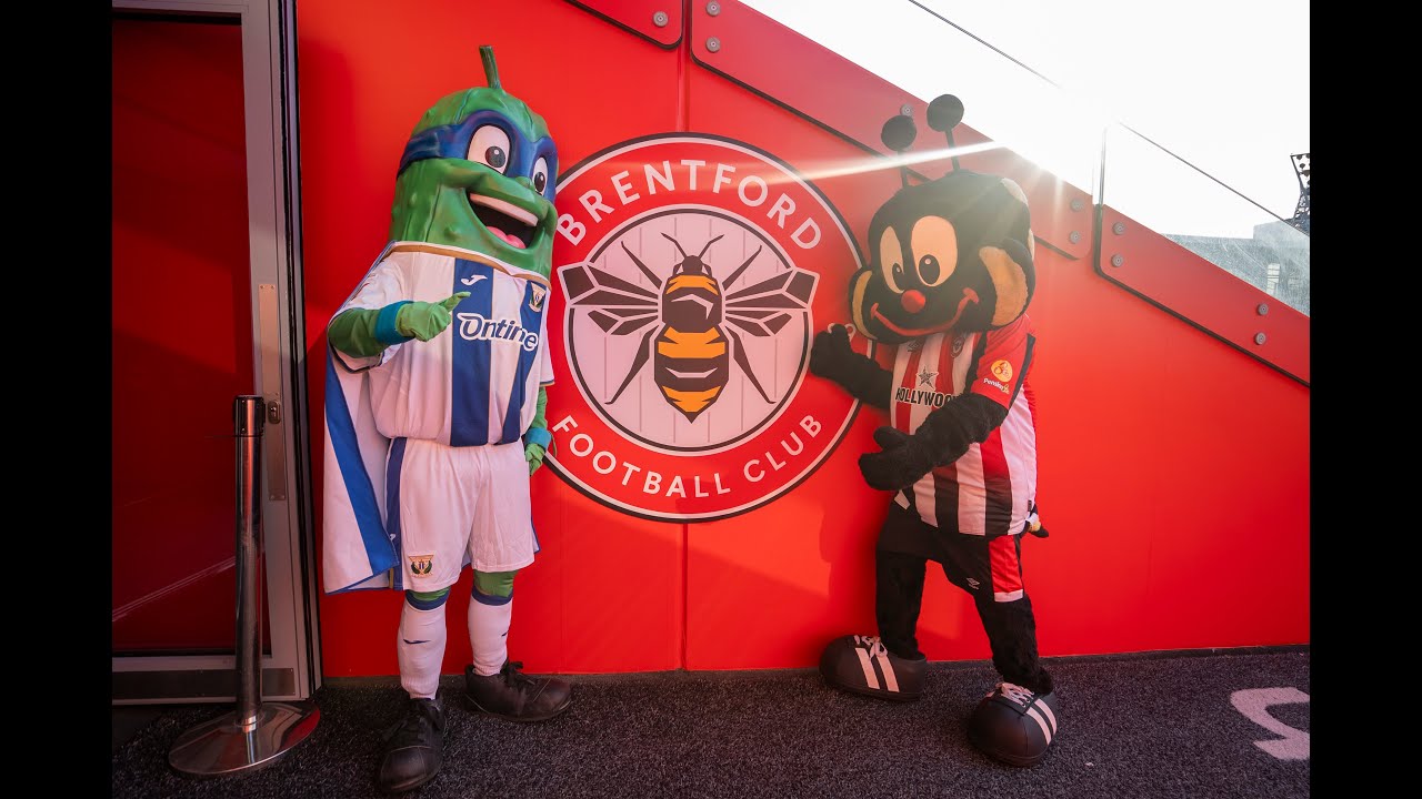 🥒🇬🇧 SuperPepino hace amigos en BRENTFORD | CD Leganés